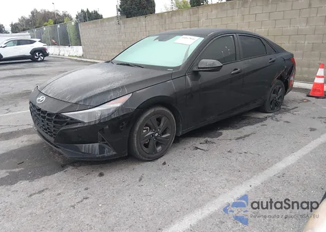 2022 Hyundai Elantra Sel z USA, uszkodzony, nr VIN KMHLM4AG3NU337066